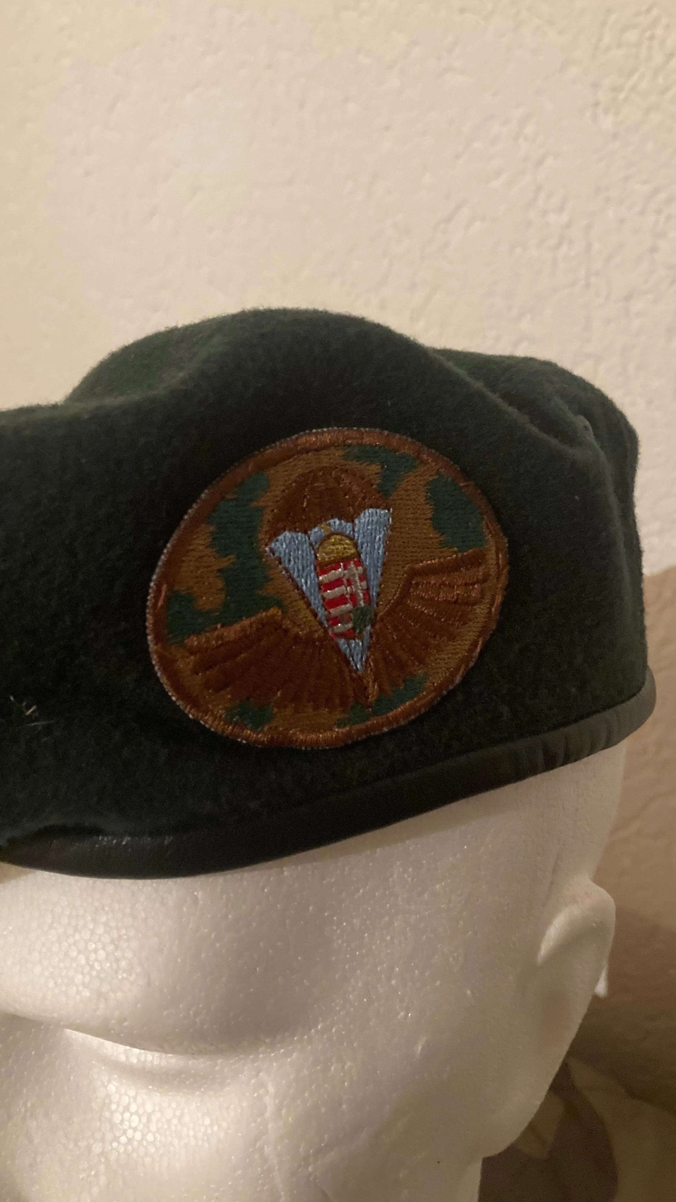 Headgear, Hungarian Army Airborne Special Forces Para Recon Beret 1980's